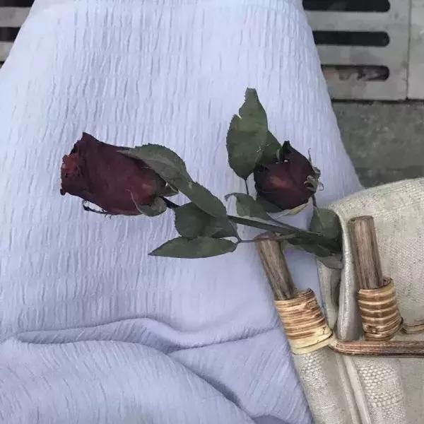 痛彻心扉哭泣的句子说说心情,痛彻心扉心灰意冷说说带图片