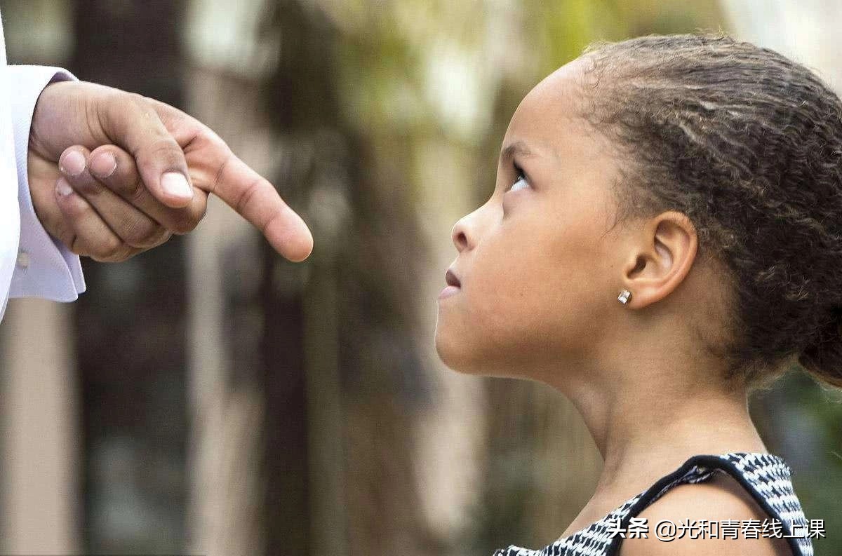 青春期的孩子跟家长对着干怎么办,青春期孩子手麻怎么回事