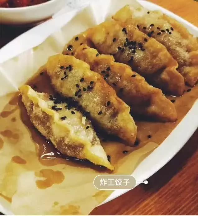 广州爆火的韩国年糕火锅 (韩国美食一条街部队火锅)