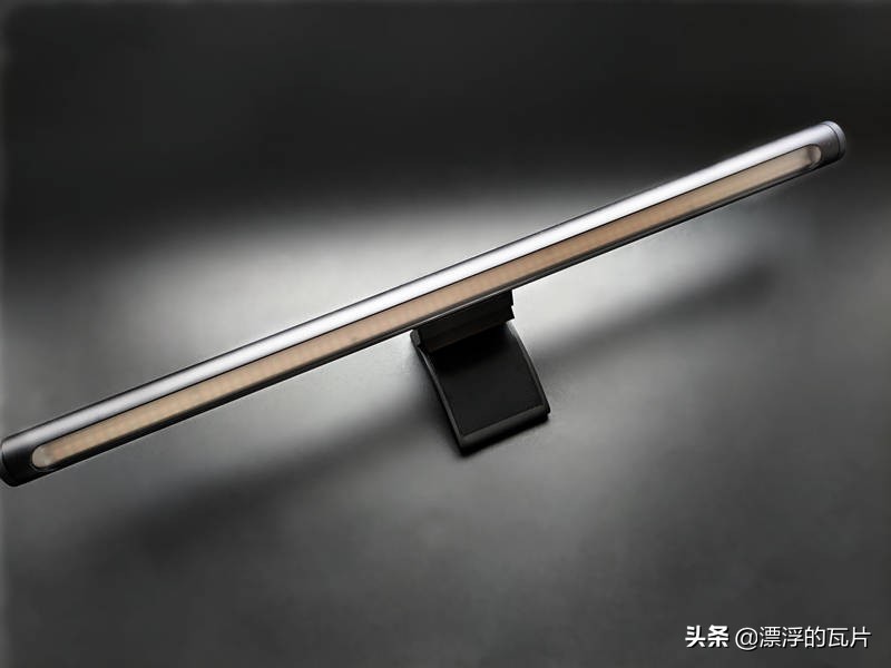 显示器挂灯的正确方法,显示器挂灯白天有用吗