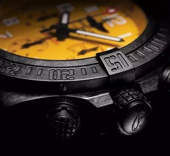 夜店戴表三要素:荧光要亮、万元以上且耐碰撞