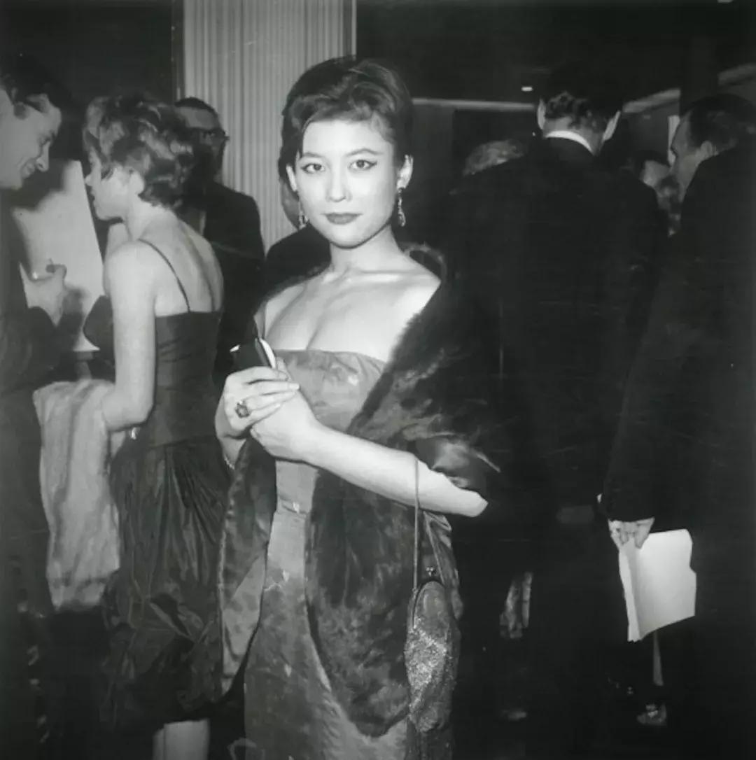 86岁的好莱坞华人教母：我是一只独来独往的豹，不需要结婚