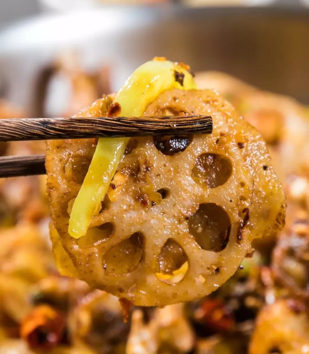 美蛙鱼头又辣又香爽口,敞开吃的美蛙鱼头