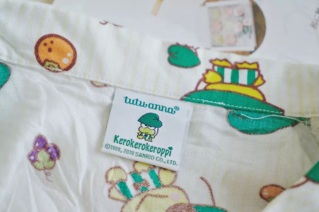 娇韵诗卸妆油效果图,clarins娇韵诗橄榄精华卸妆油