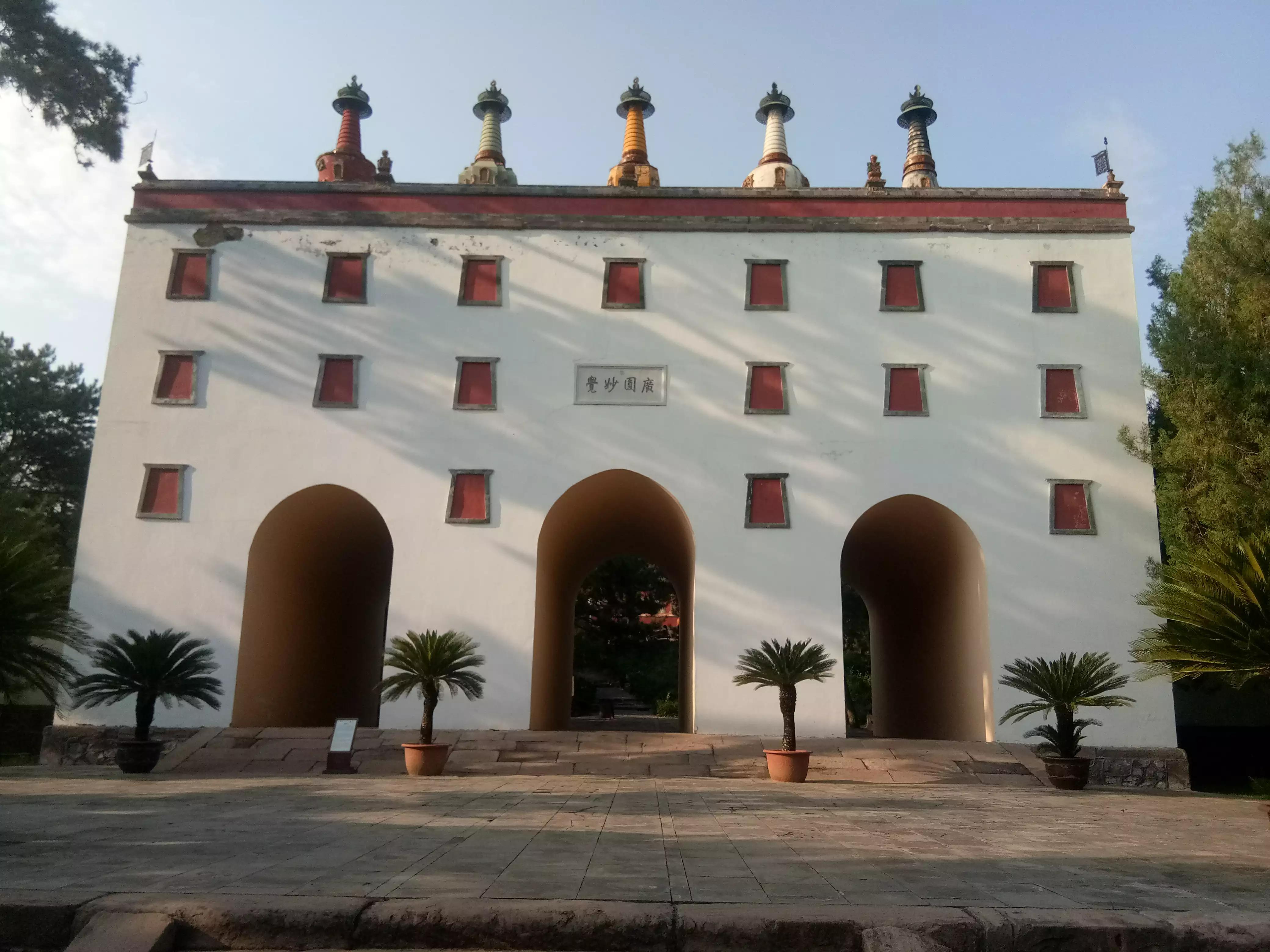河北承德避暑山庄小布达拉宫全景,承德景点大佛寺布达拉宫