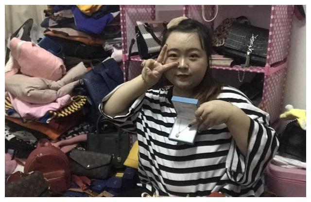 中国姑娘邂逅澳洲小伙，对方送30万奢侈品，买500平豪宅当婚房