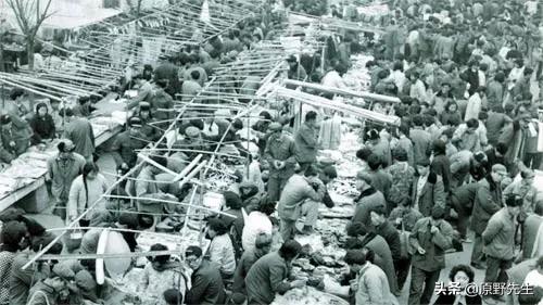 摆地摊一个人真的忙不过来,摆地摊的人怎么发朋友圈