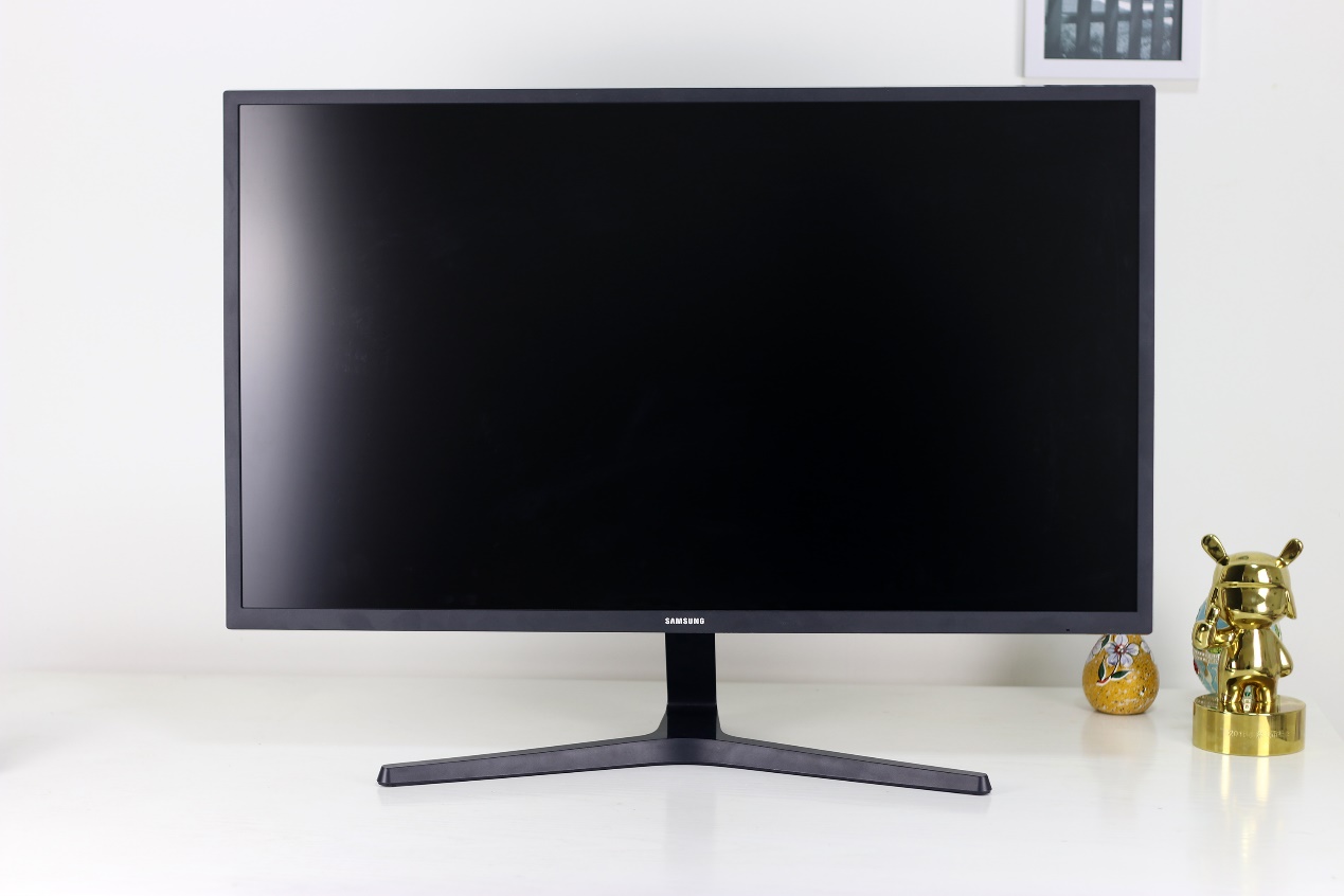 三星显示器玄龙骑士4k144hz,三星32英寸4k显示器s32a700nwc