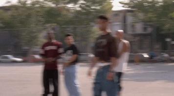 学生打篮球起争执被家长砍死,湖南中学生篮球打架