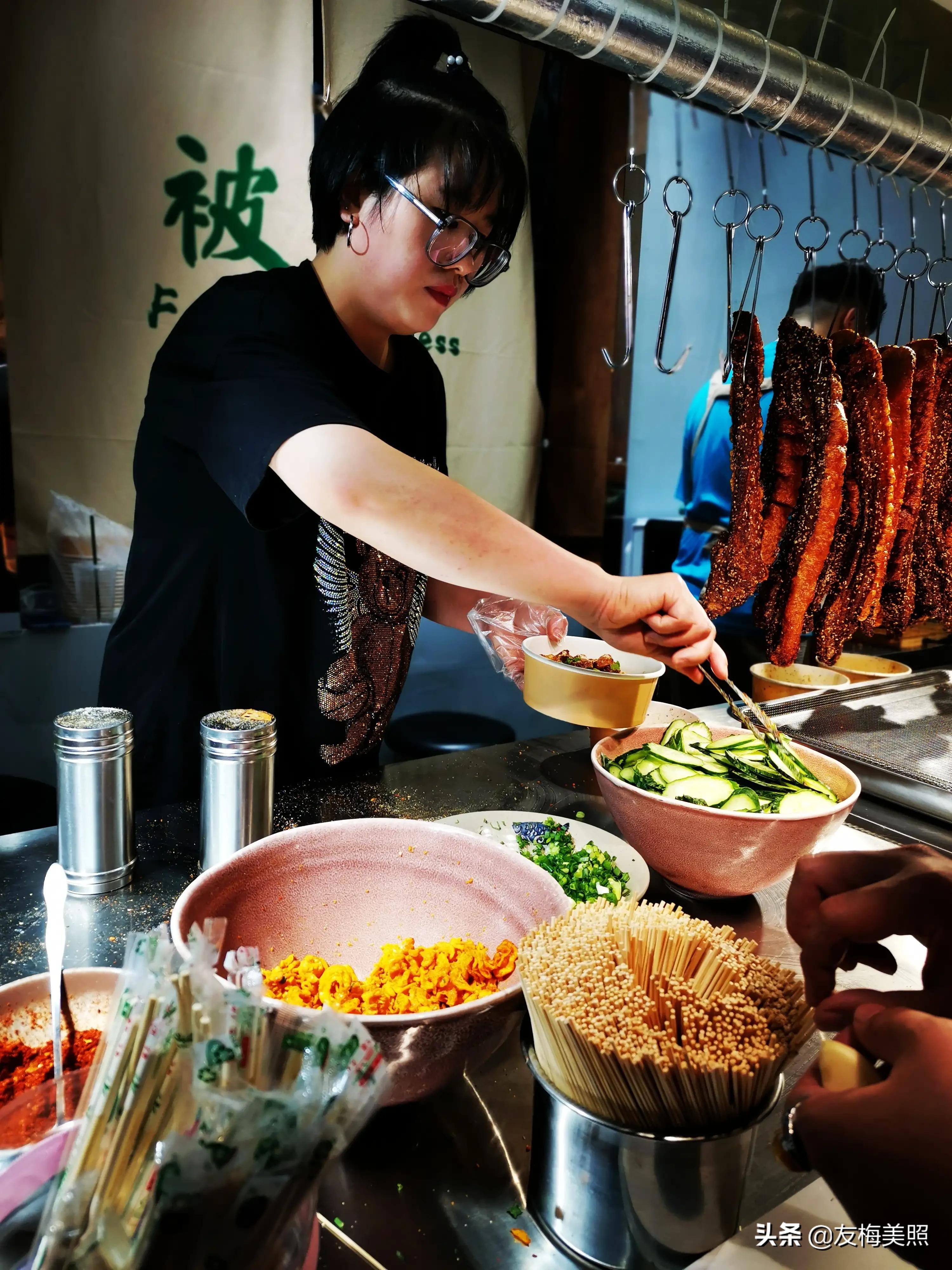 成都建设路附近有哪些好玩的地方,感受一下成都建设路小吃一条街