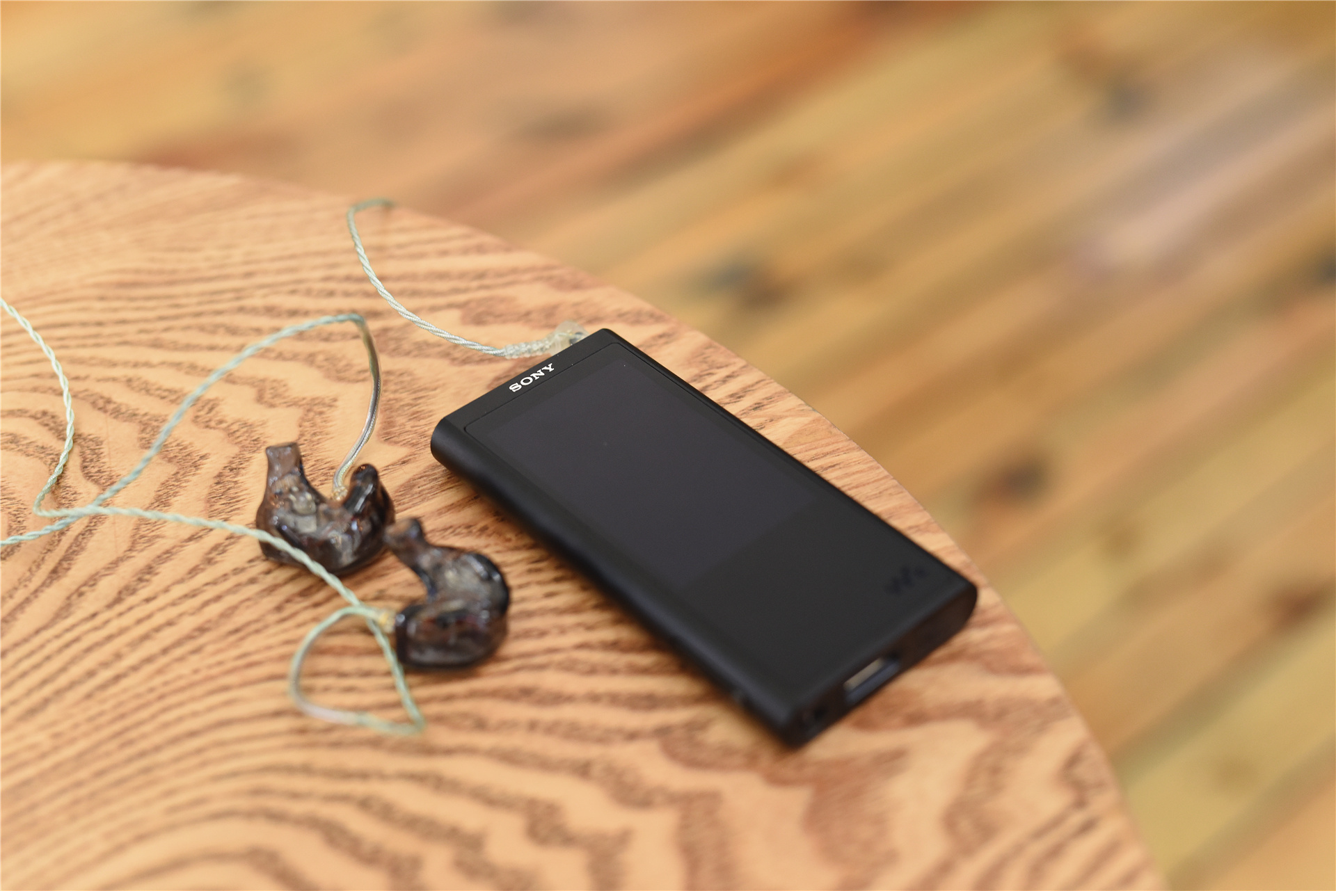 索尼nw-zx300a怎么导入歌词和图片,索尼nw-zx300a如何用作车载播放器