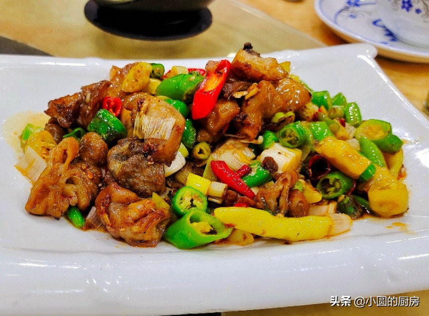 朋友请吃饭点了很多菜该怎么说,朋友请客点了七个菜