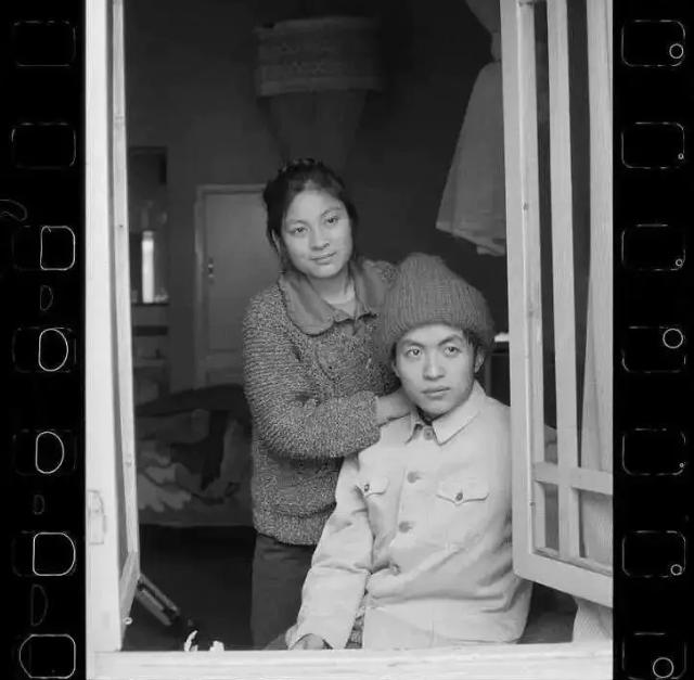 顾城杀妻后的下场,顾城杀妻后的生活