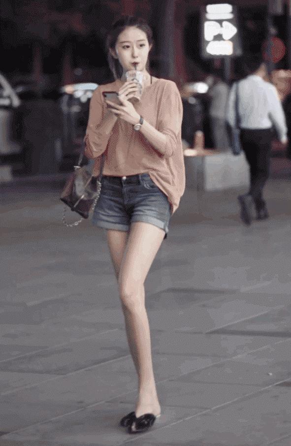 摆脱毛发稀疏,摆脱脚后跟龟裂获得光滑的白脚