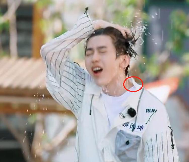 男星为了变白，涂粉底比女星涂得还白还厚，身为黄皮肤委屈他们了