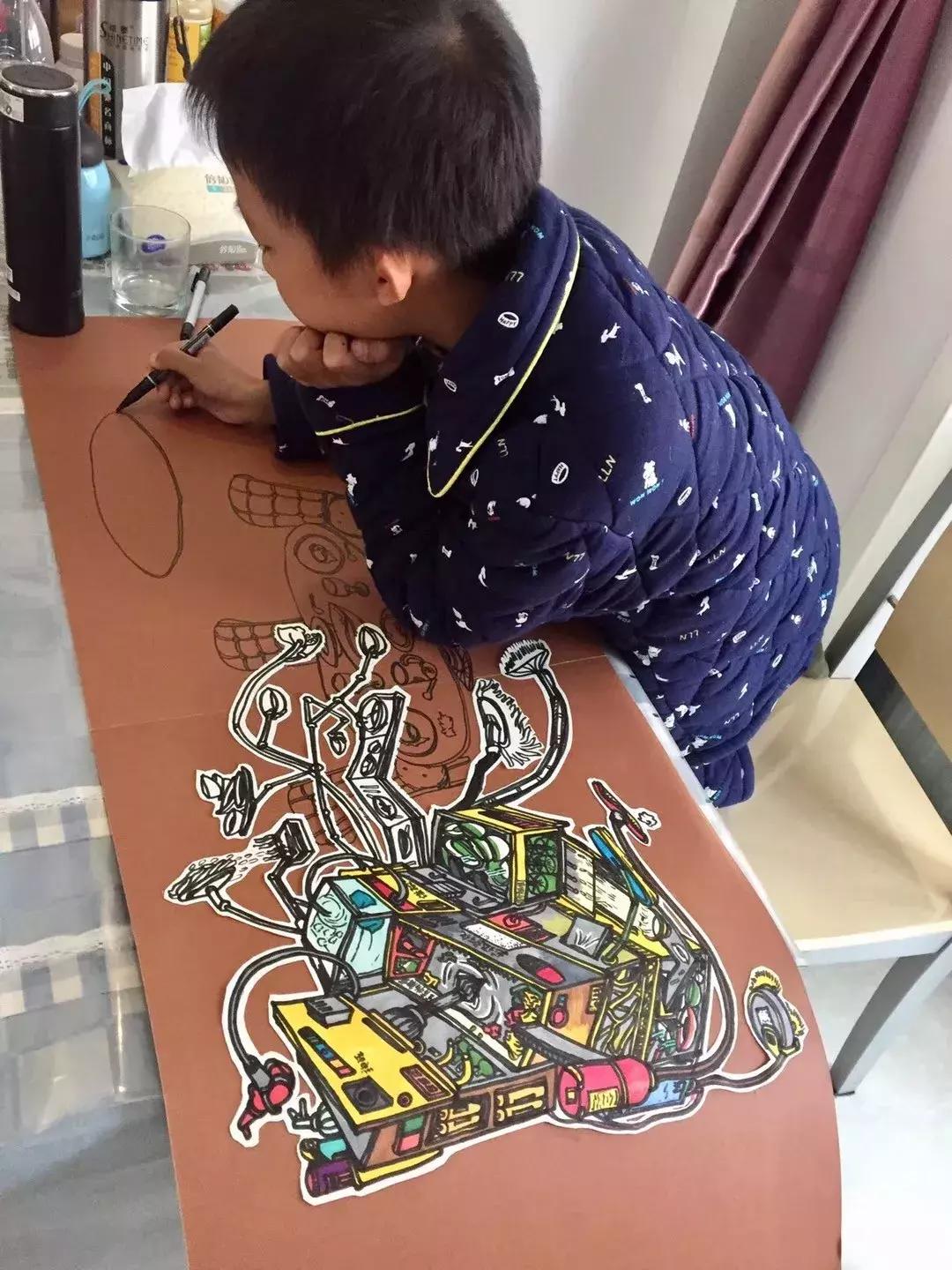 江阴这个10岁男孩太能了！绘画烹饪调酒样样行，父母透露培养秘诀