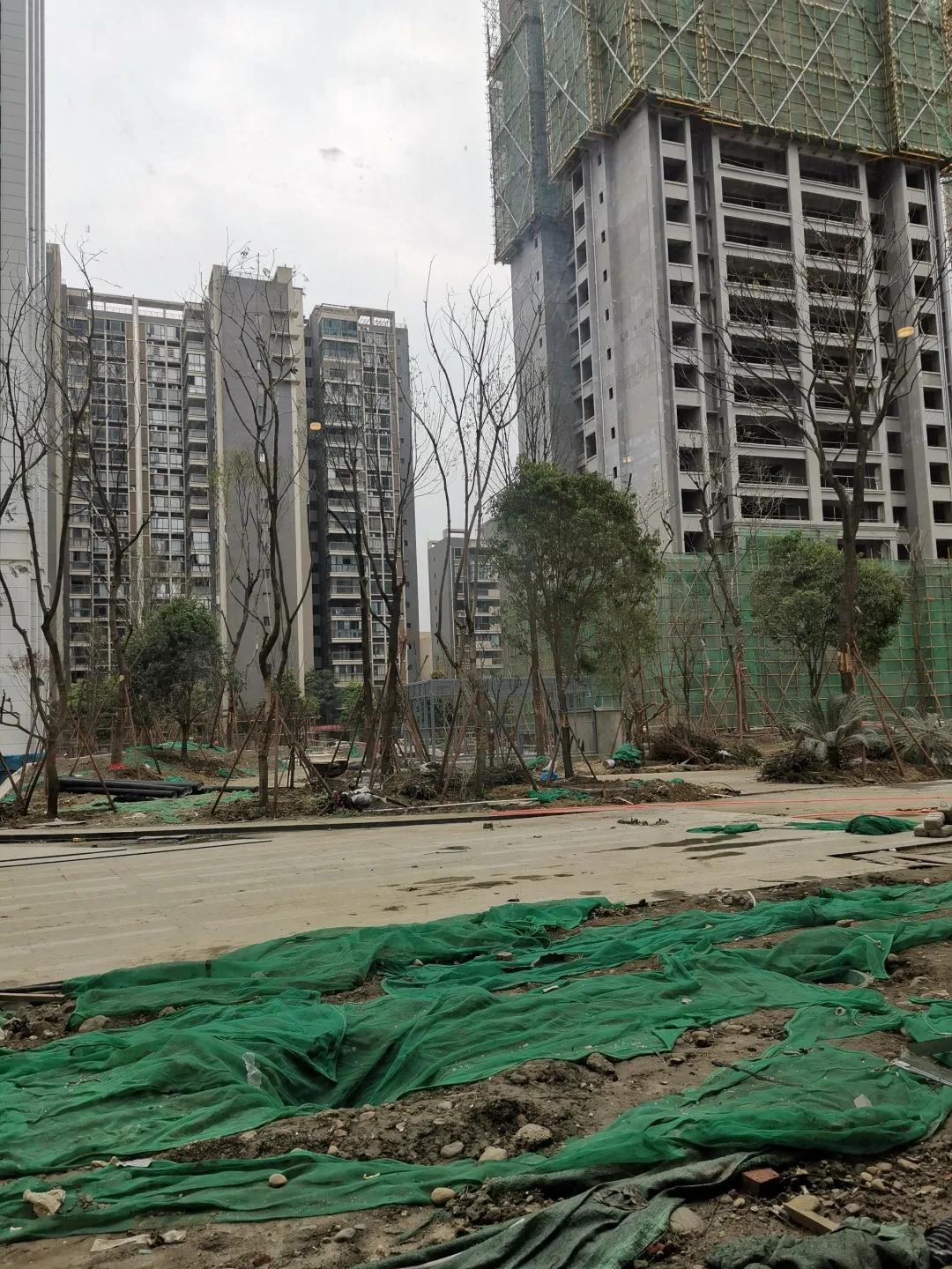 城南首付18万精装修五一特价房源,均价135万起城南纯新盘入市适合谁