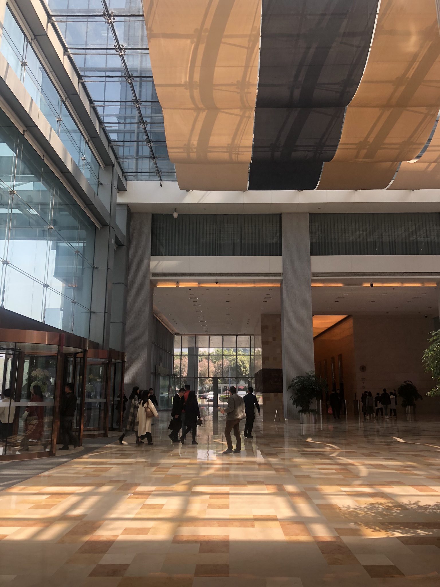 中海国际中心:成都996一条街?