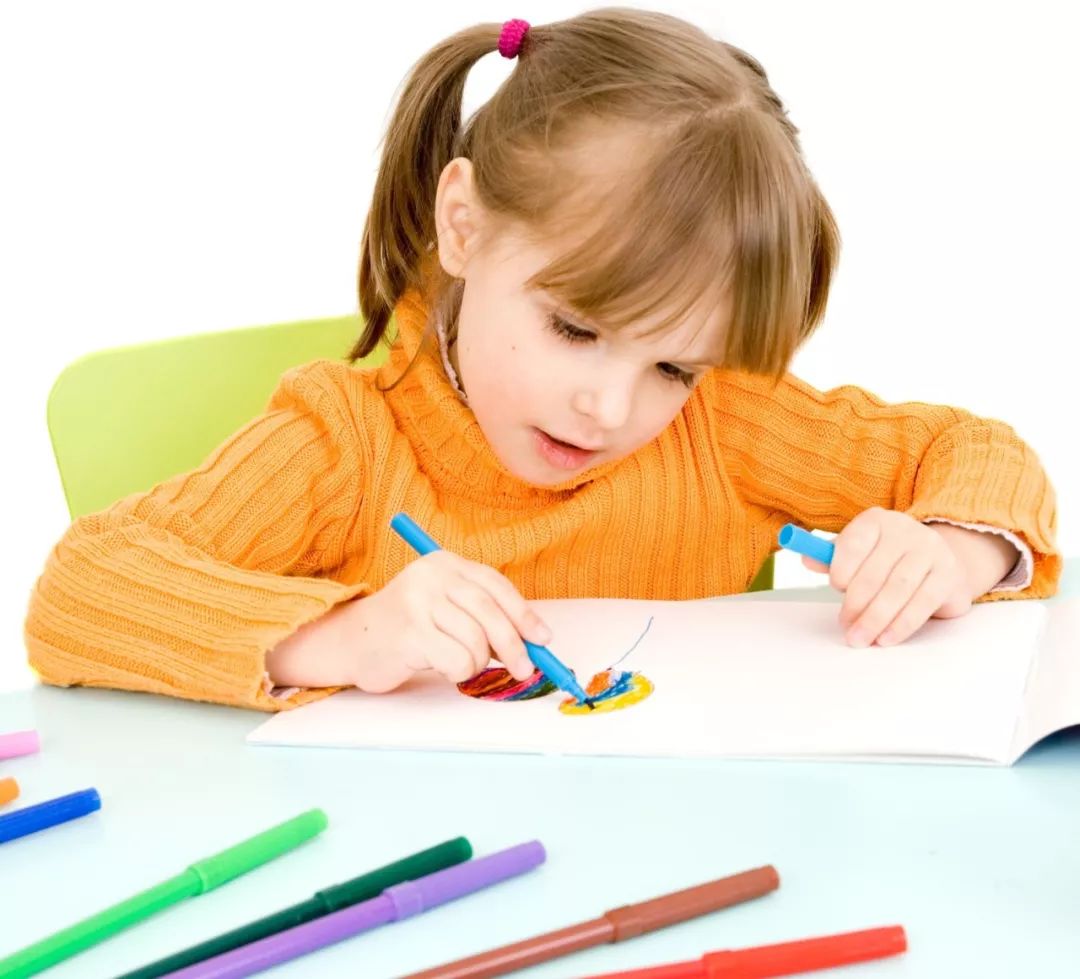 孩子做作业老是咬铅笔怎么办,一年级孩子上课写字老咬铅笔