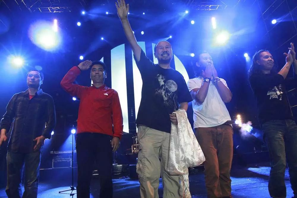 草原歌者腾格尔,腾格尔最开始是哪首歌火的