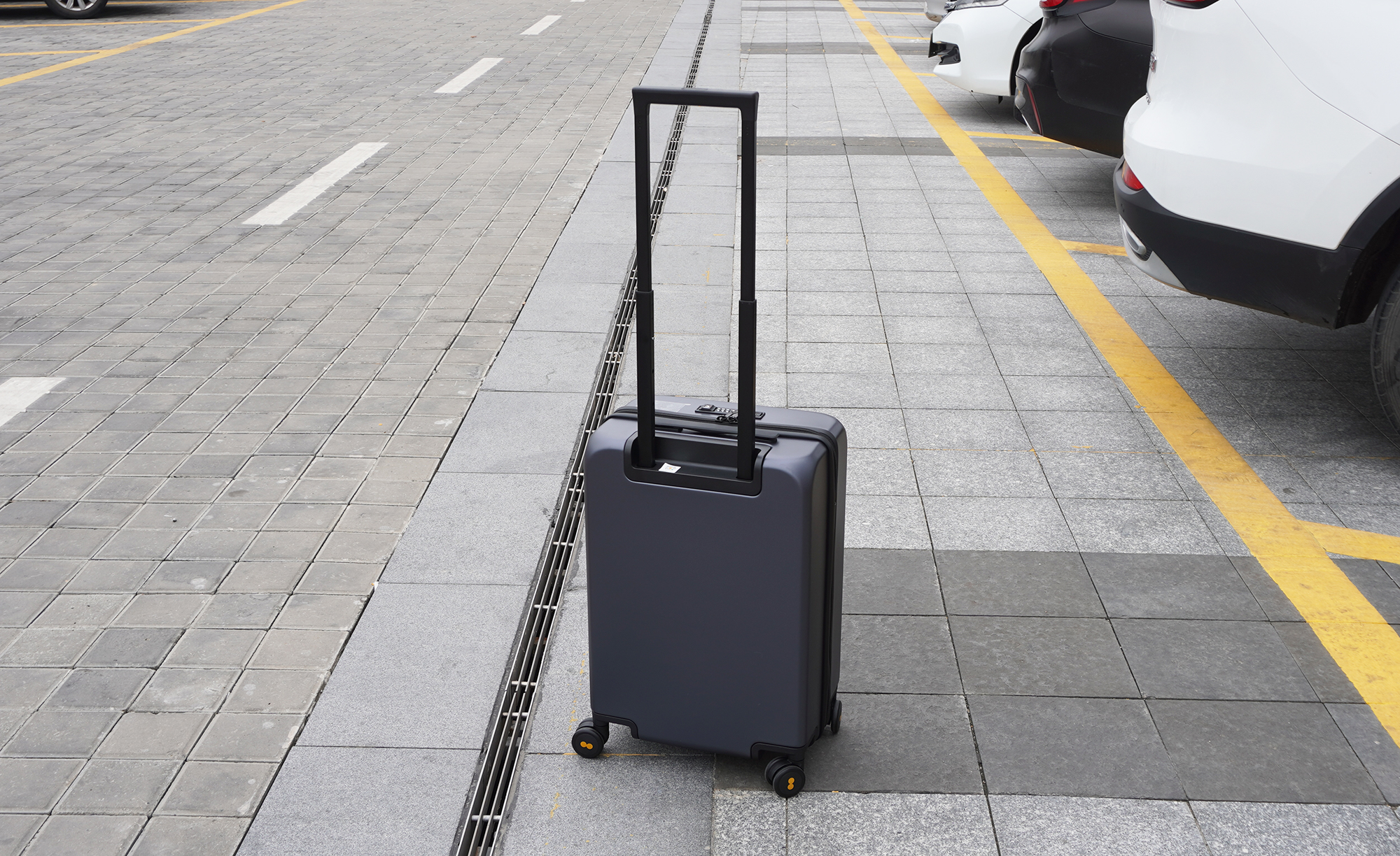 出差旅行行李箱怎么选，地平线8号拉杆箱颜值高又实用