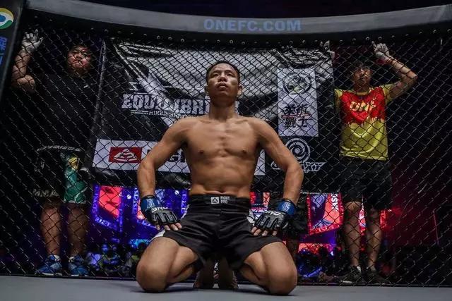 tumi哪款双肩背包好,tumi各型号背包讲解