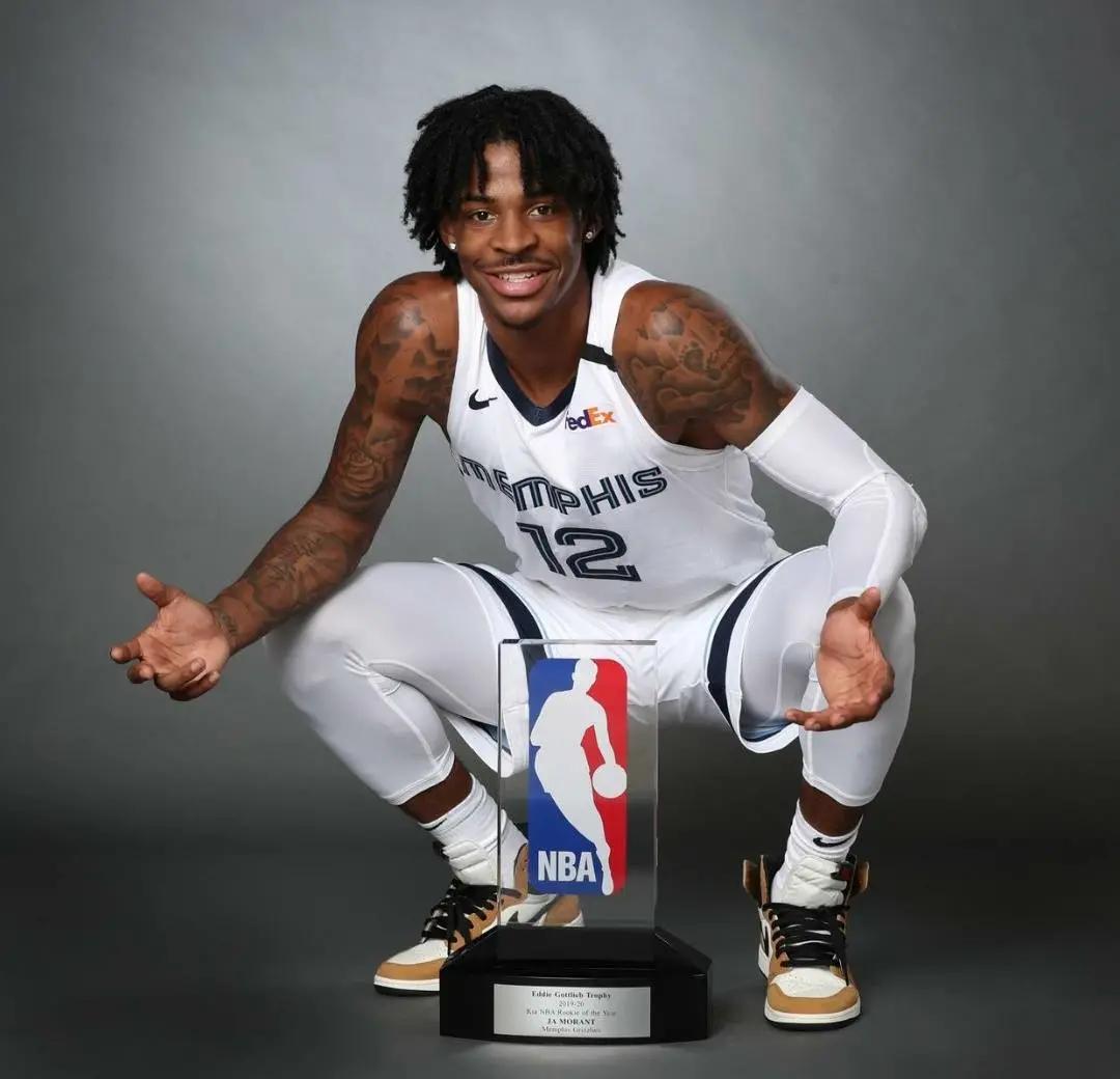 欧文nike莫兰特,欧文更新个人logo耐克