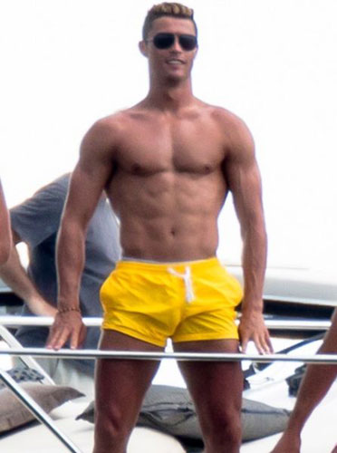 c罗露大腿肌肉高清图片,c罗大腿肌肉照片特写