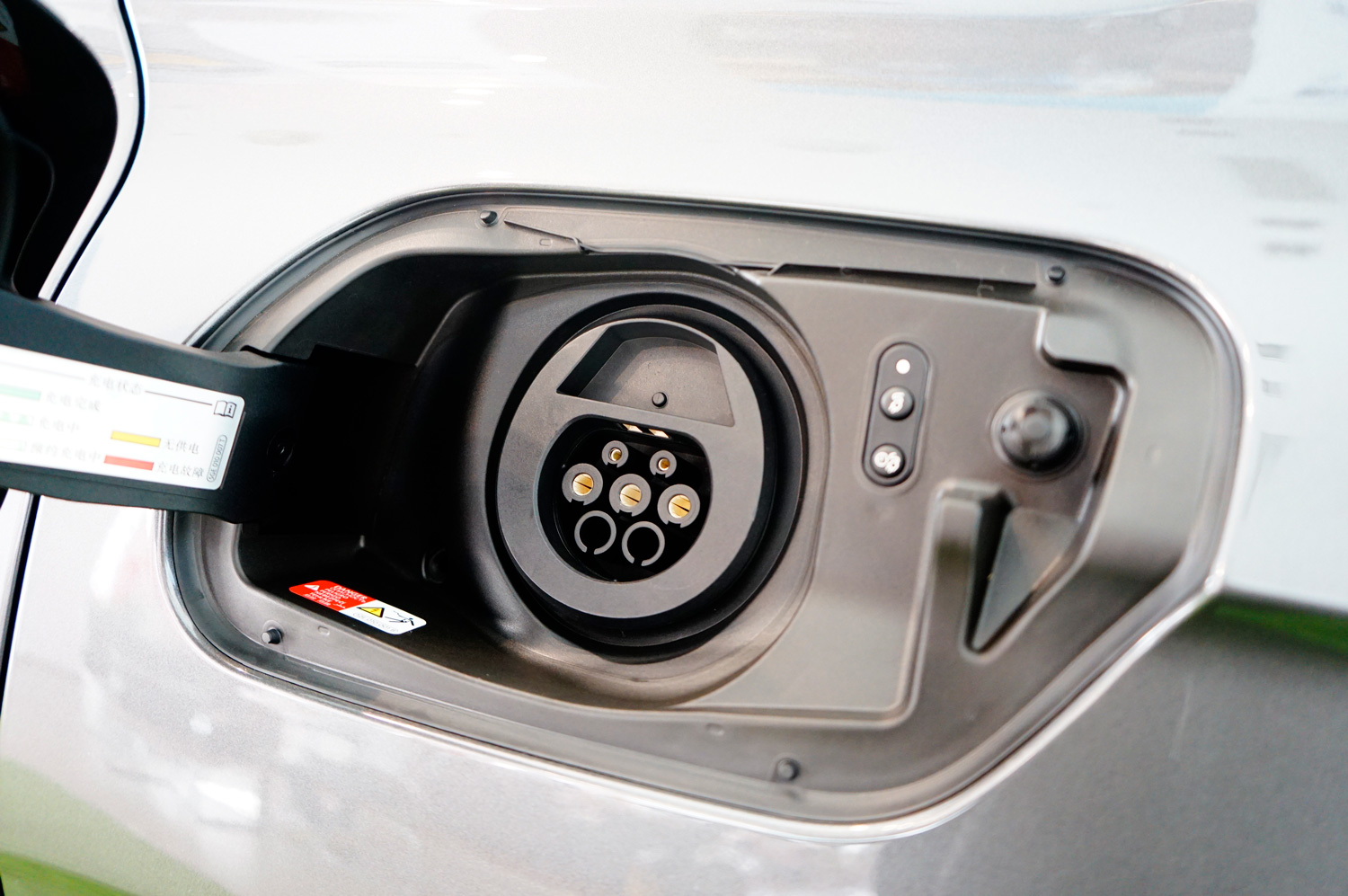 大众途锐2011款3.0tslhybrid,大众途锐新能源2021款ehybrid油耗