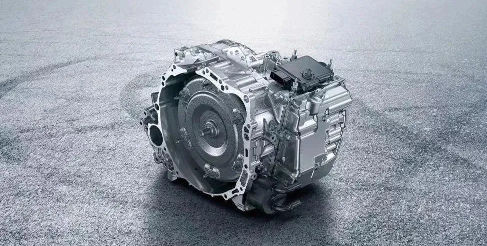 4年时间小伙轻松拿下百万奔驰,5万入手翼神怎么玩最有气质