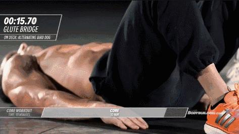 *辱侮**中国肌肉男的身材？网友：呸，你不配