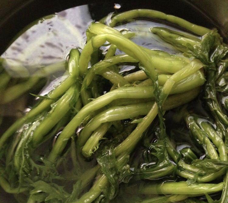 跟妈妈一起腌酱菜,跟妈妈学的老式腌菜