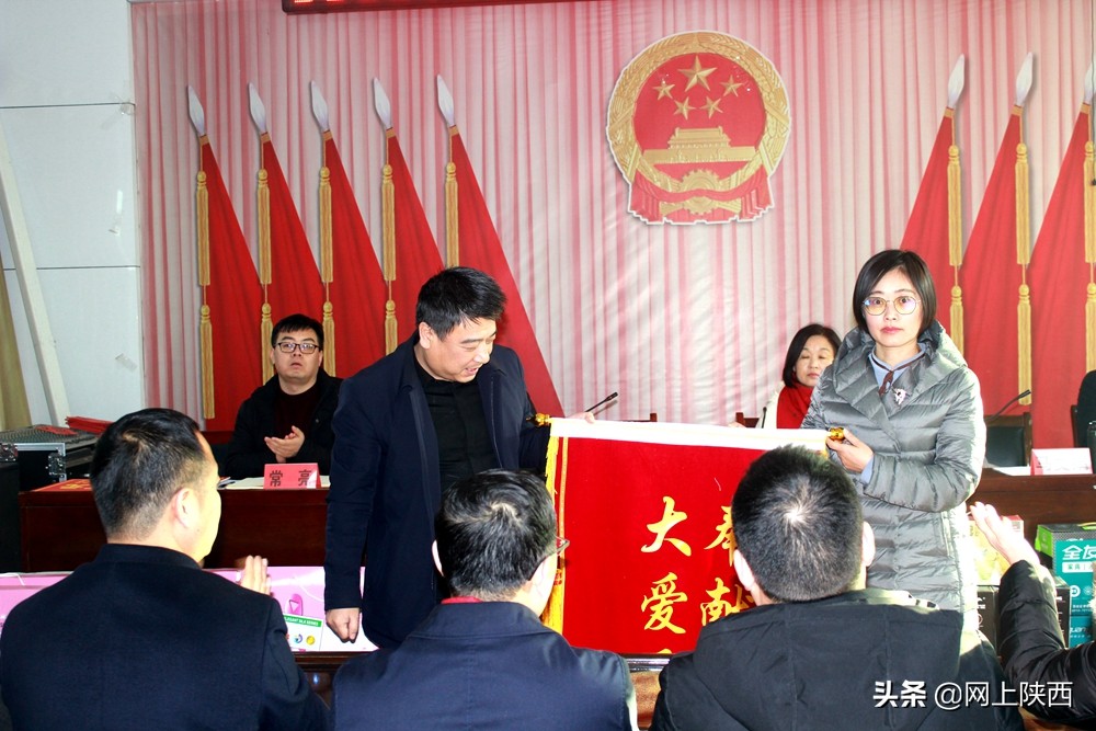 蒲城爱心捐赠物资,爱心企业给大荔捐赠物资