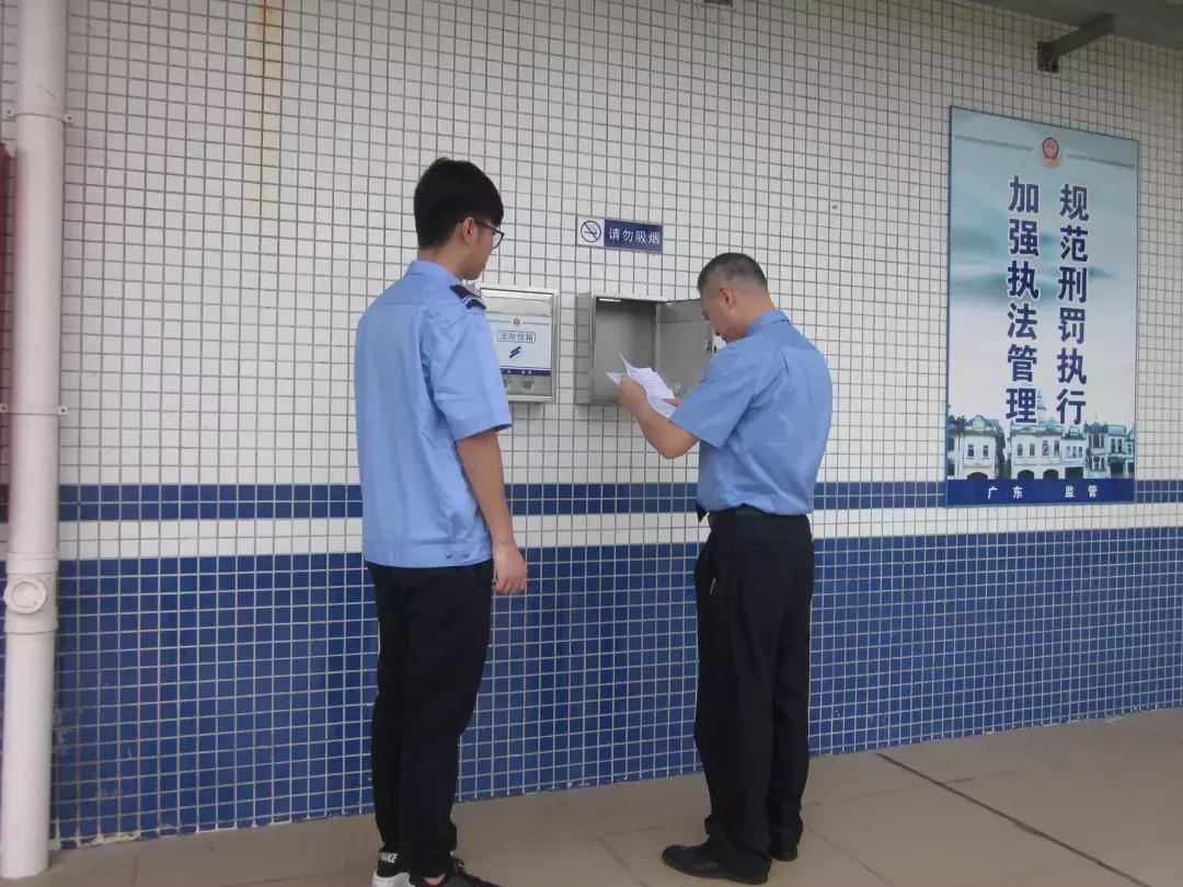 进入“高墙”内的世界，他们的一天工作开始了…