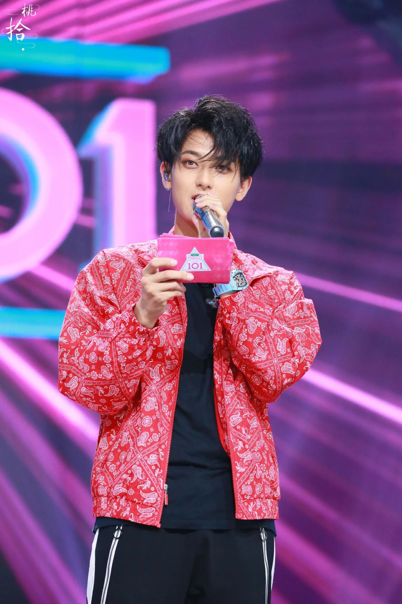 黄子韬是个搞笑的人吗,黄子韬是时代少年团的队员吗