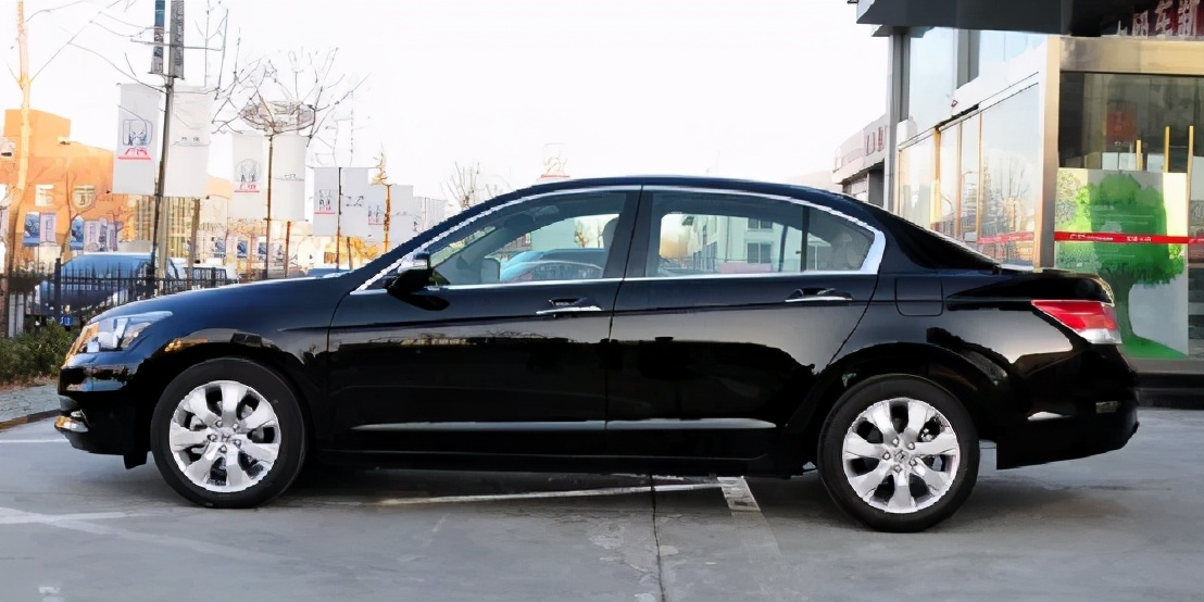 你觉得哪一代雅阁最好看,本田雅阁2.4最后一代