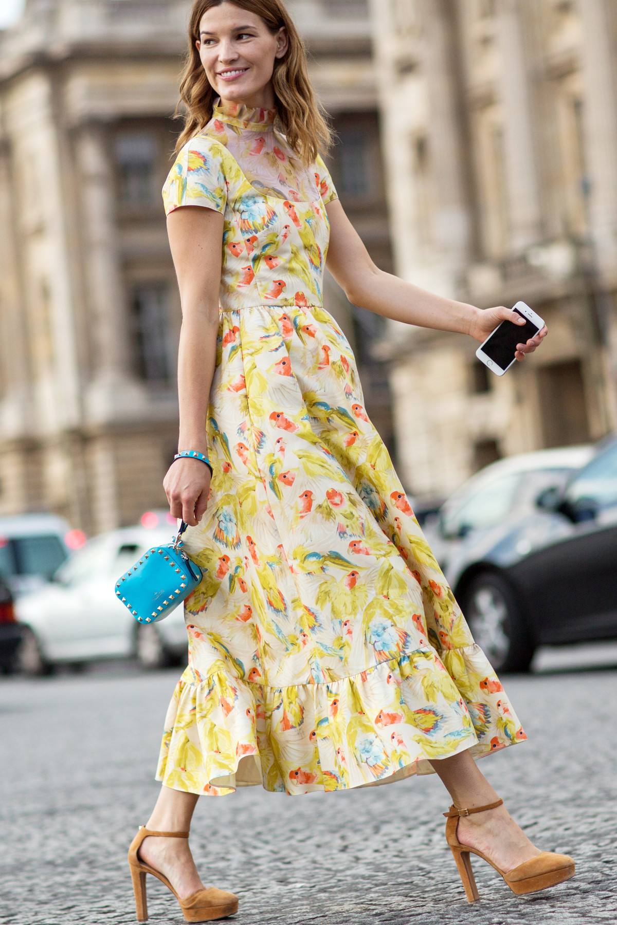 周冬雨井柏然后来的我们第二部,周冬雨水希子身材对比