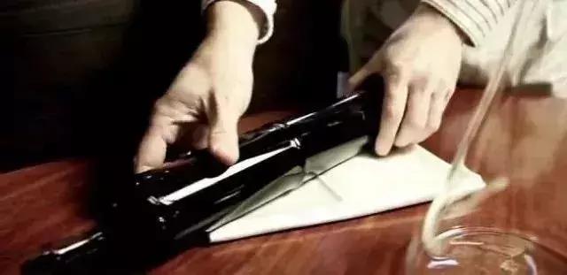 世界上最贵的红酒开出了多少价,世界上最贵红酒是什么酒