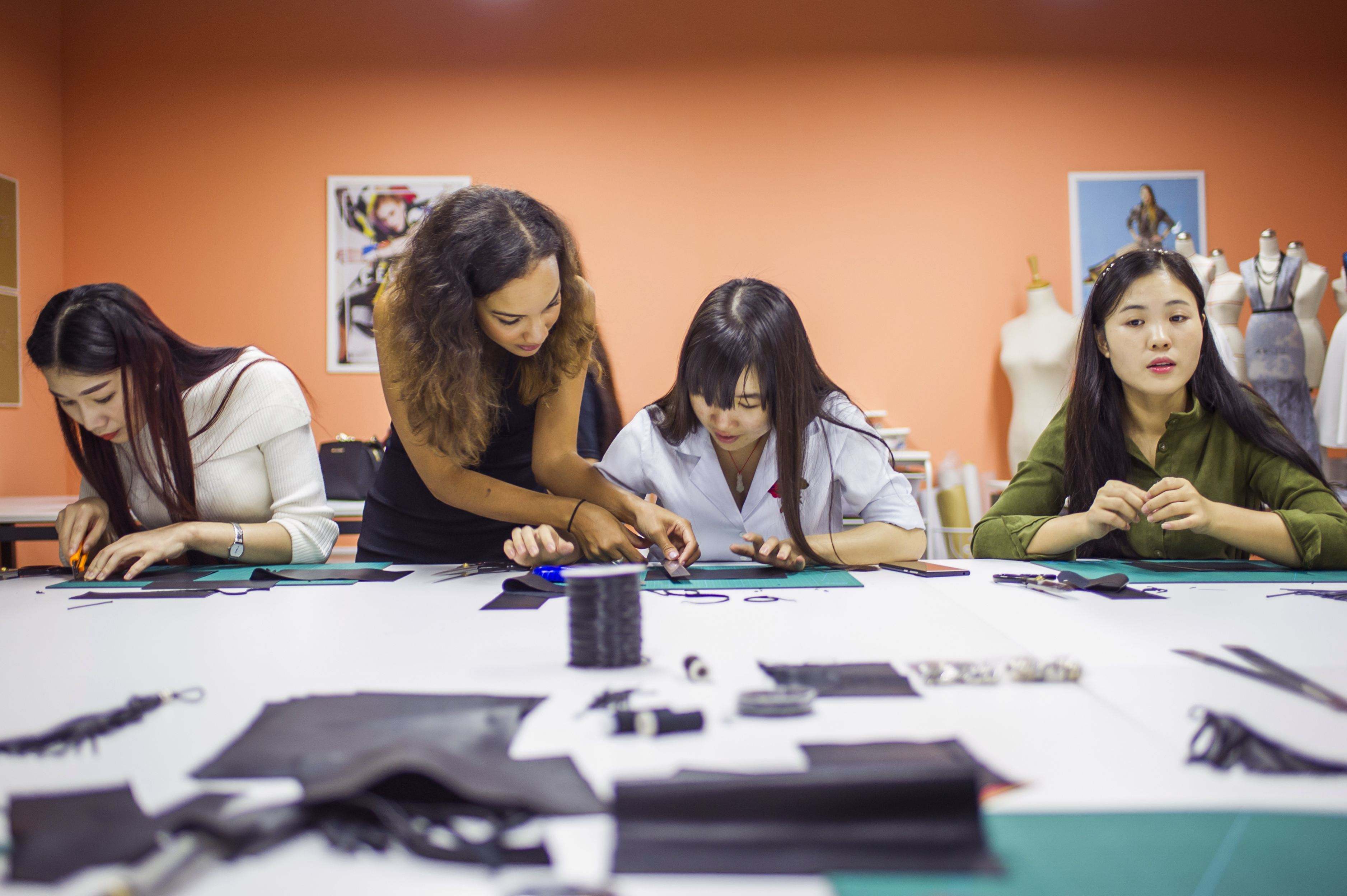 大学烧钱的十大专业有哪些,大学里专科最烧钱的专业是哪些