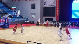 2米05中锋投三分,2米控卫技巧