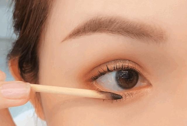 睫毛根部比较硬怎么画眼线,保姆级教程睫毛