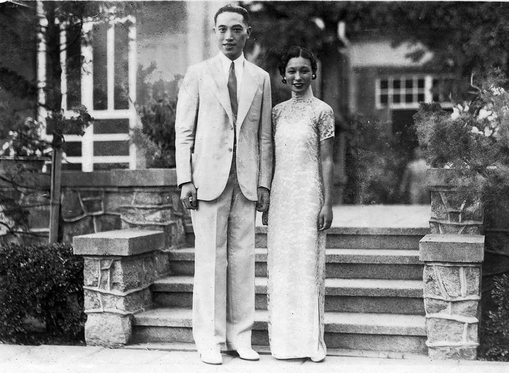 从贵族小姐沦落到乡下喂猪、刷马桶,替夫还债,她的优雅让人心疼