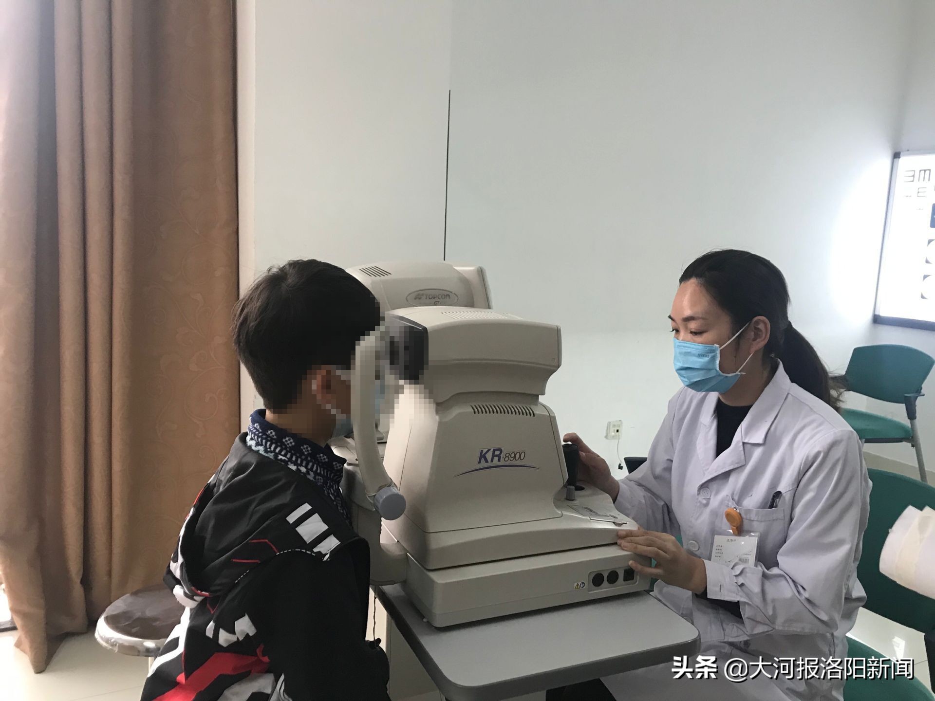 开学将近近视手术又迎高峰期,学生近视门诊数量大增