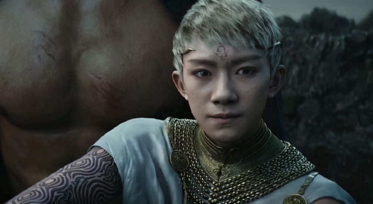 易烊千玺肖战顶流之争,易烊千玺顶胯跳舞视频合集