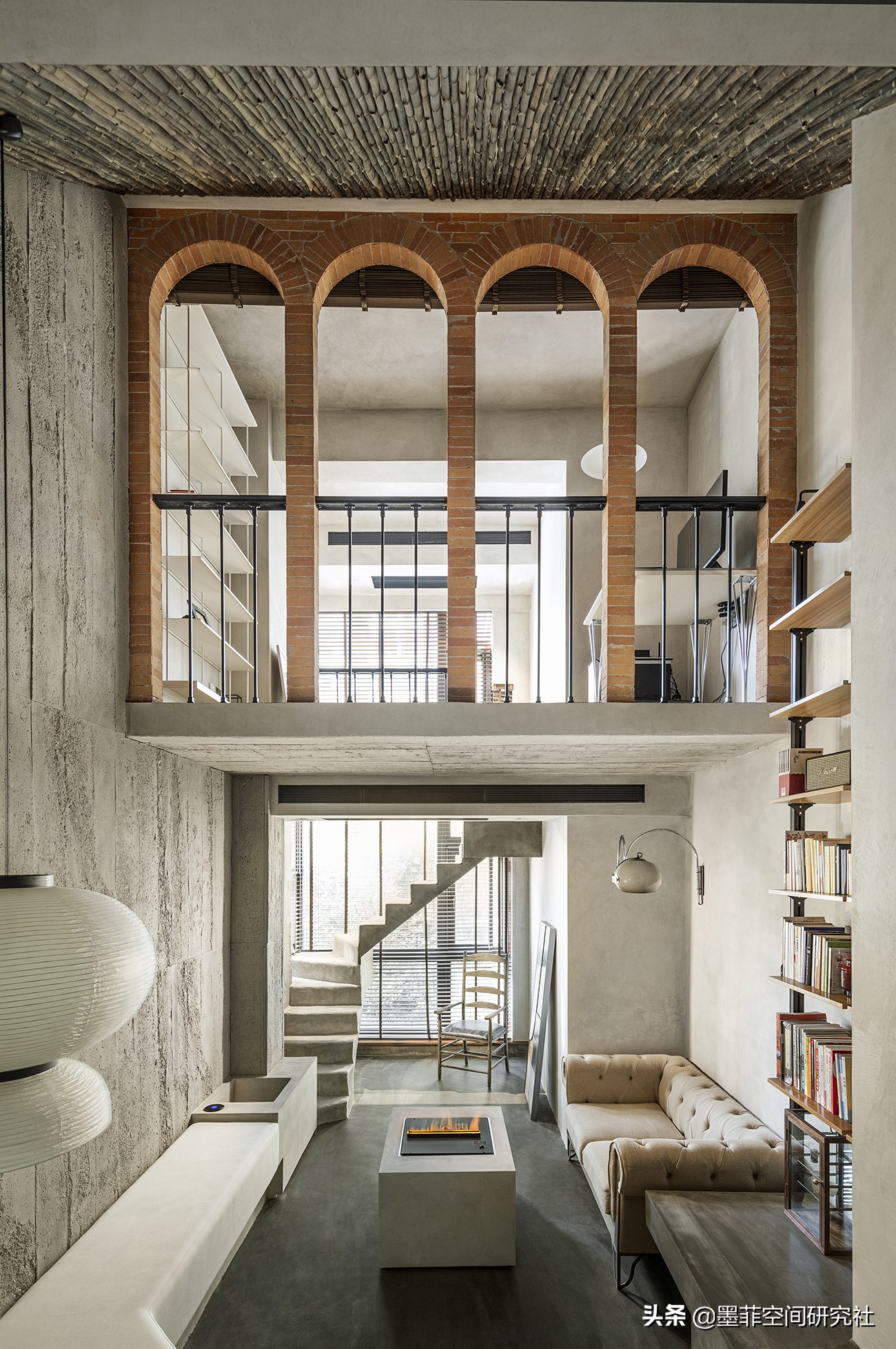 墨菲的家|客厅里有个“坑”,我的新材料试验场