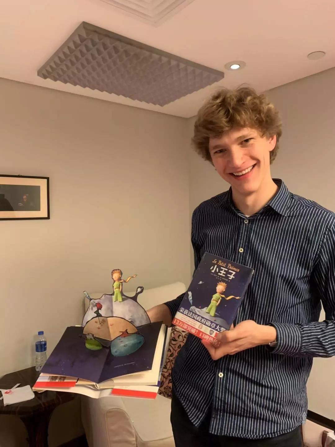 哪个版本的小王子翻译最好,买小王子哪个版本最好