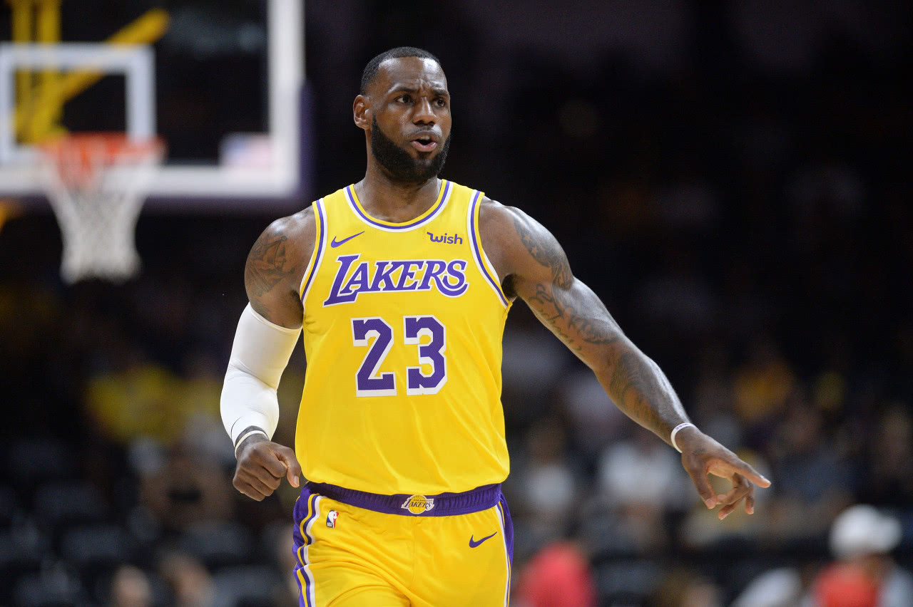 詹姆斯放弃23号,詹姆斯放弃了23号球衣