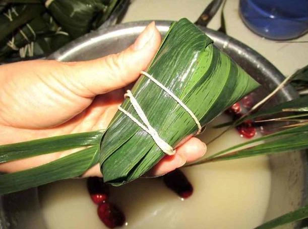 粽子不粘皮的小窍门,粽子软糯极致的小窍门