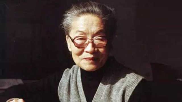 杨绛对他人的评价毫不在意,杨绛说张爱玲长得难看还死要面子