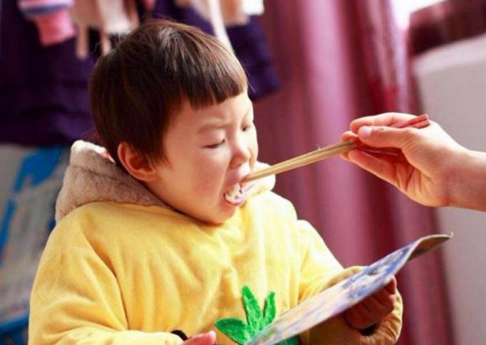 3岁小孩每天吃多少盐合适,3岁以下儿童吃多了盐